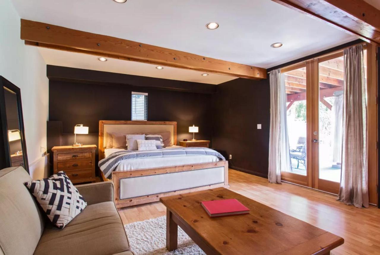 The Big Bungalow Bed & Breakfast *